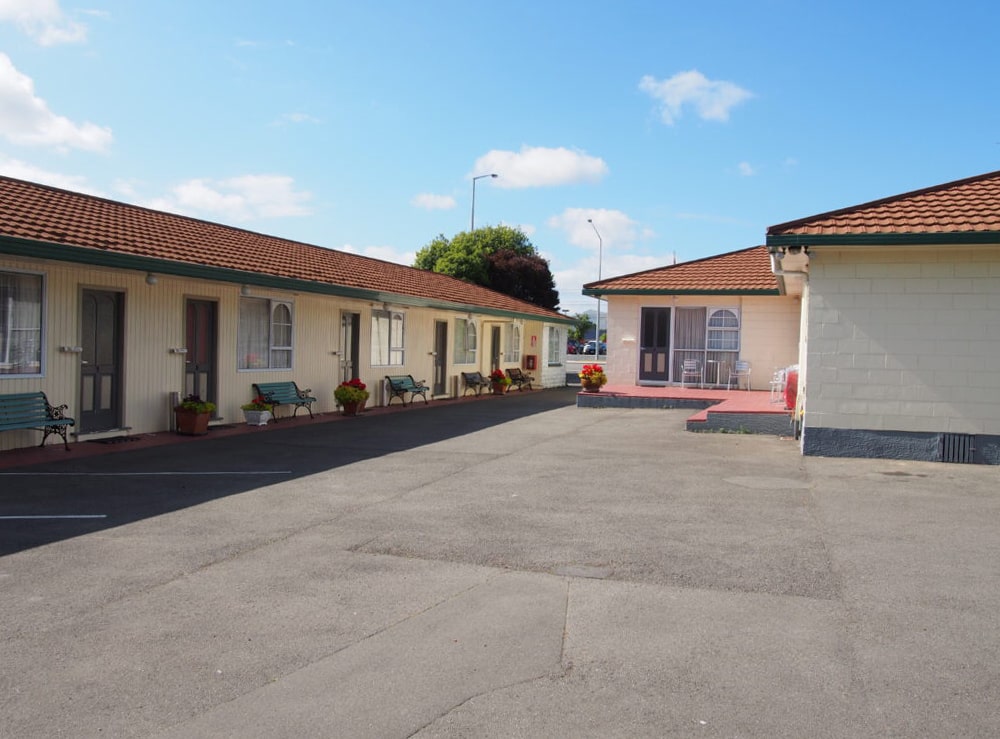 Earnslaw motel min